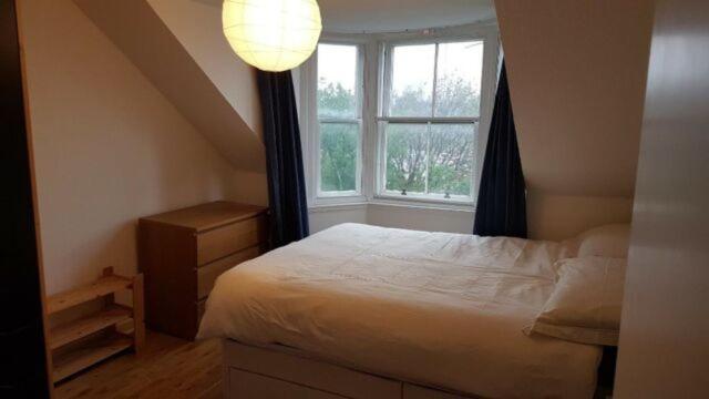 Beautiful King Room In Leith Walk, Edinburgh
